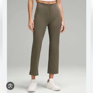 Lululemon Smooth Fit High Rise Pull On Crop Green 26”